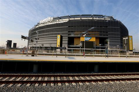 Train from metlife stadium to manhattan - Line 2 bus, line 1 subway, line 160 bus • 1h 55m. Take the line 2 bus from Prospect St @ S Broadway to Broadway @ Manhattan College Pkwy 2 / ... Take the line 1 subway from Van Cortlandt Park-242 St to 42 St-Times Square 1. Take the line 160 bus from Port Authority Bus Terminal to Paterson Plank Rd At Gotham Parkway 144 / ... 